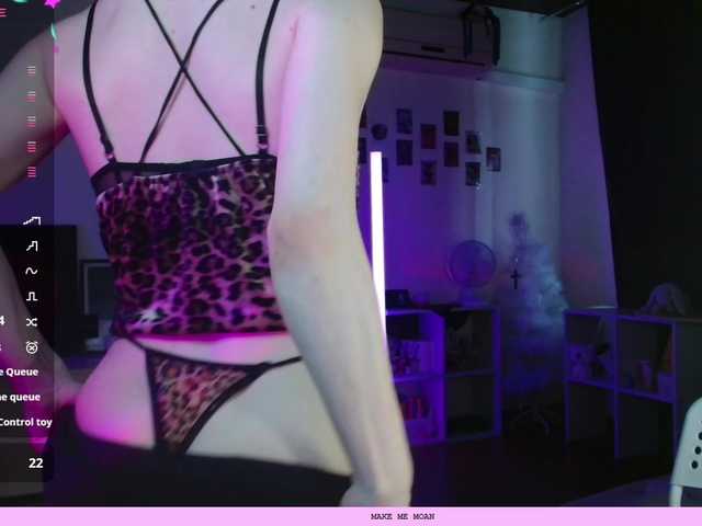 EvianLui live cam on BongaCams