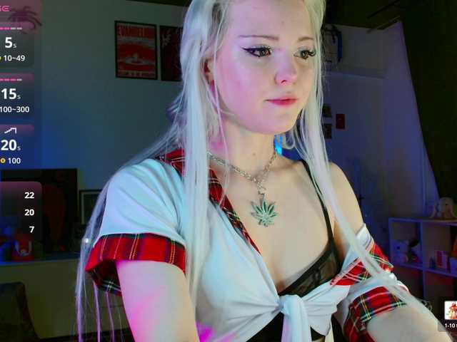 EvianLui live cam on BongaCams