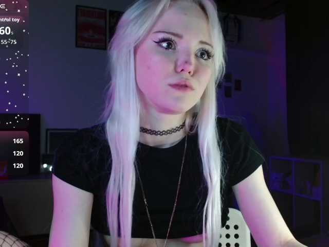 EvianLui, live now on BongaCams