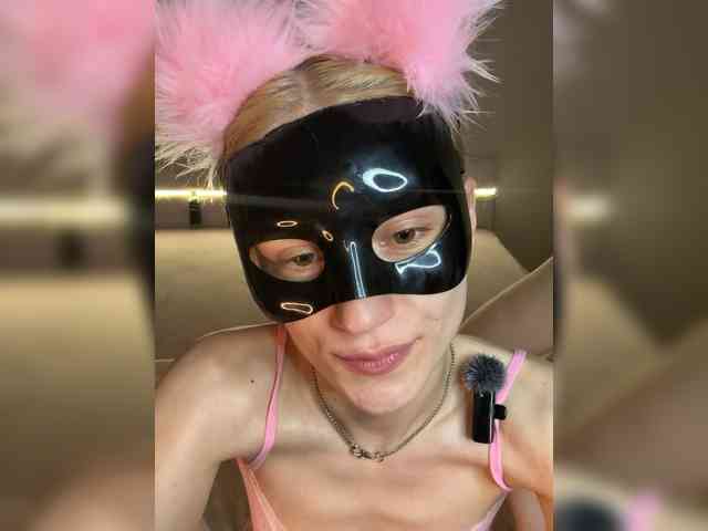 MaskedBabesVIP webcam