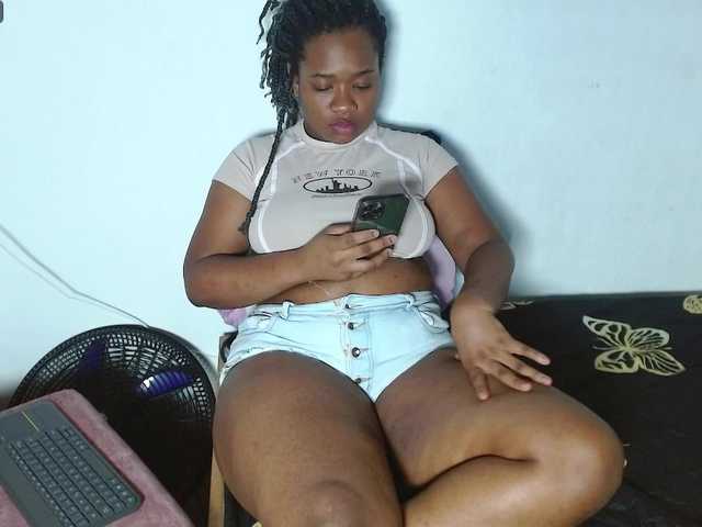 Angelamontes live cam on BongaCams