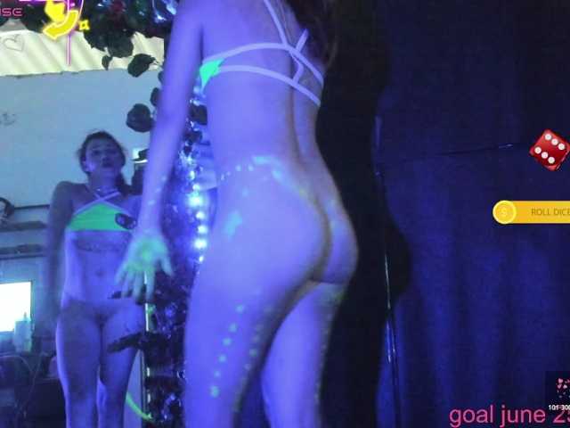 zoe-1m live cam on BongaCams