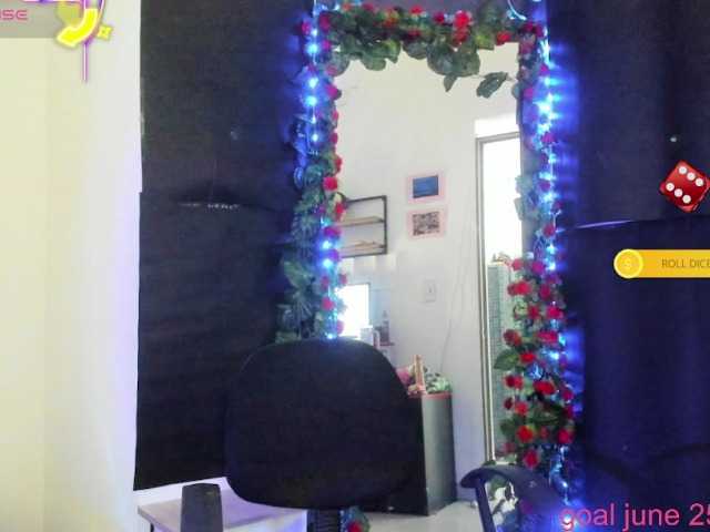 zoe-1m live cam on BongaCams