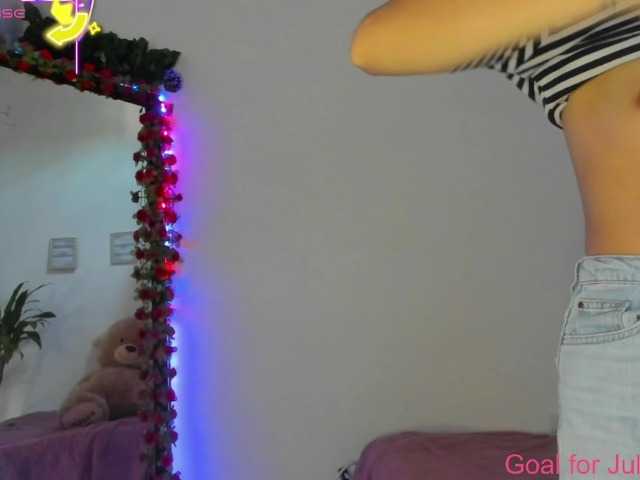 zoe-1m live cam on BongaCams