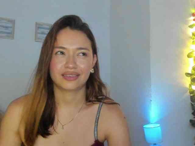 zoe-1m Live Webcam on BongaCams