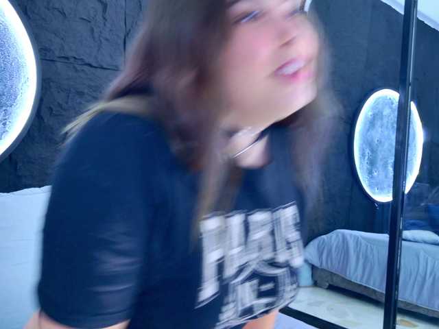 AliceCastillo's BongaCams show and profile