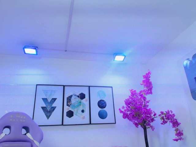 Lila-monroe live cam on BongaCams