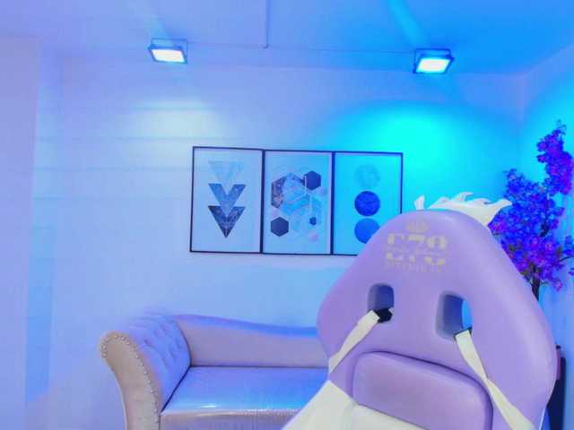 Lila-monroe live webcam show