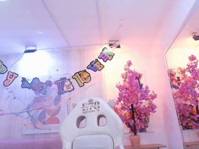 Lila-monroe live cam on BongaCams