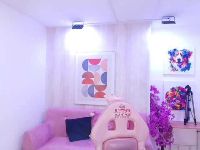 Lila-monroe live cam on BongaCams