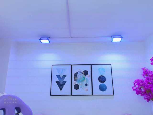 Lila-monroe live webcam show