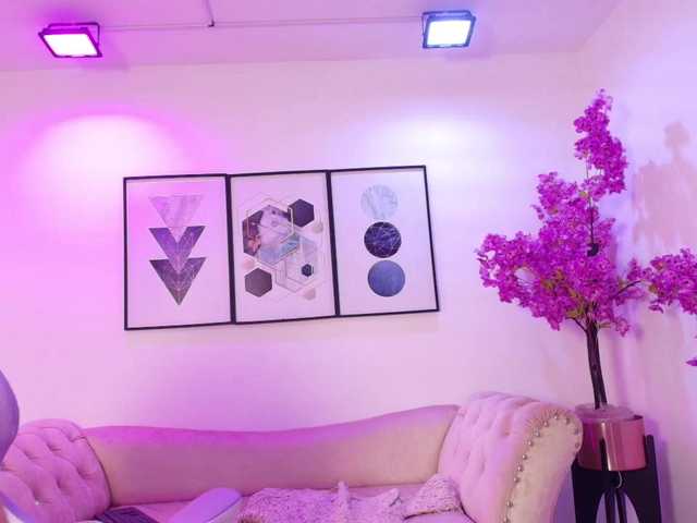 Lila-monroe live cam on BongaCams