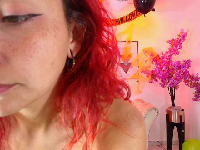 Lila-monroe live cam preview