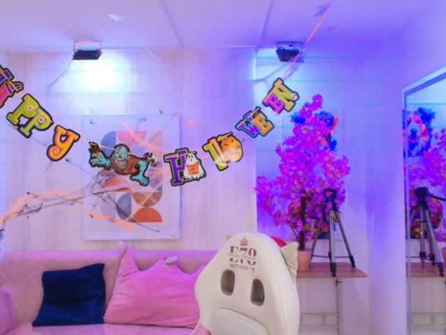 Lila-monroe live cam on BongaCams
