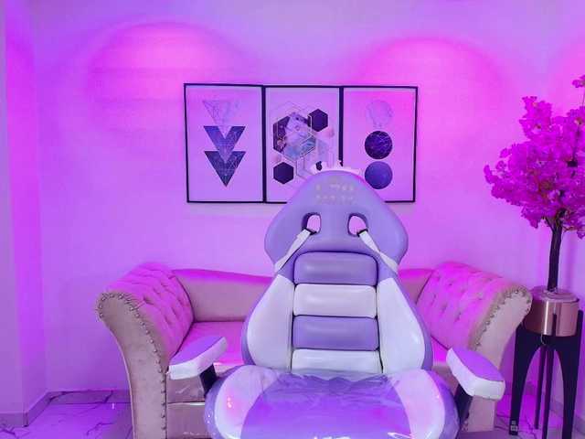 Lila-monroe live cam on BongaCams