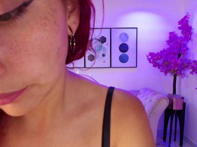 Lila-monroe live cam preview