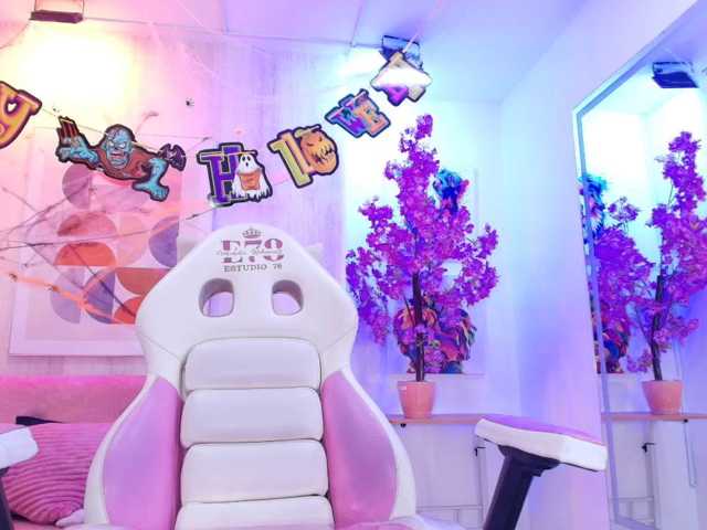 Lila-monroe live cam on BongaCams