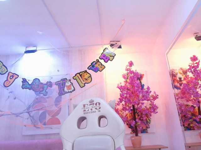 Lila-monroe live cam on BongaCams