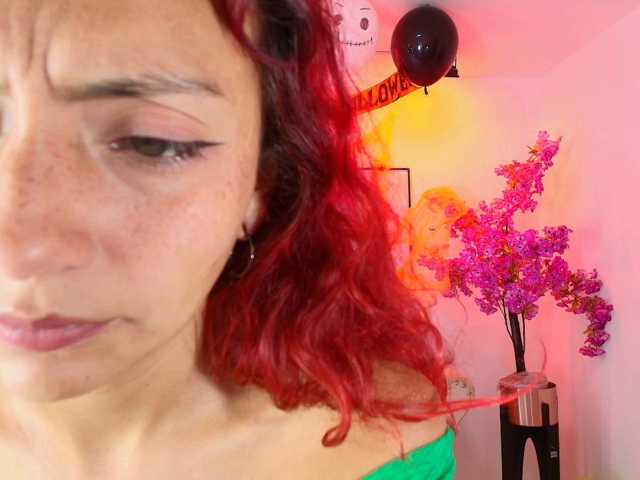 Lila-monroe live cam preview