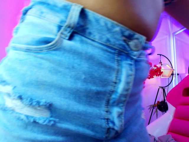 Lila-monroe live cam on BongaCams