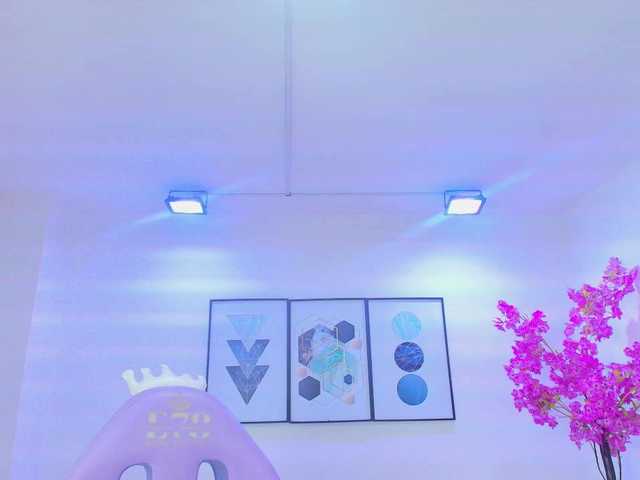 Lila-monroe live cam on BongaCams
