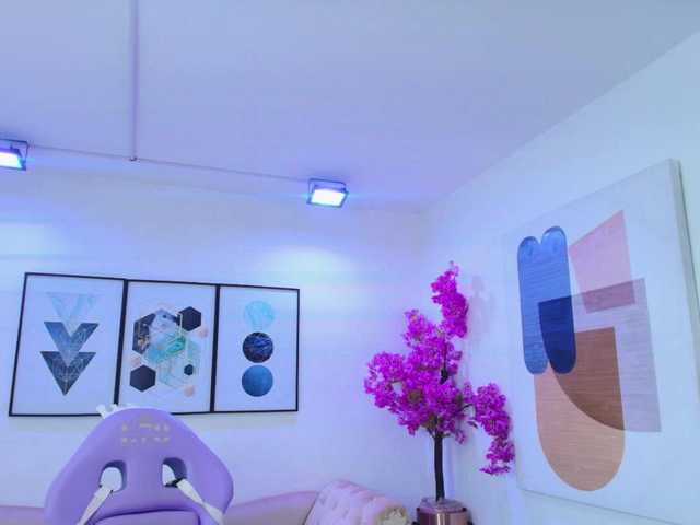 Lila-monroe live webcam show