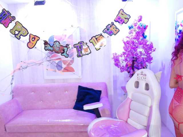 Lila-monroe live cam on BongaCams