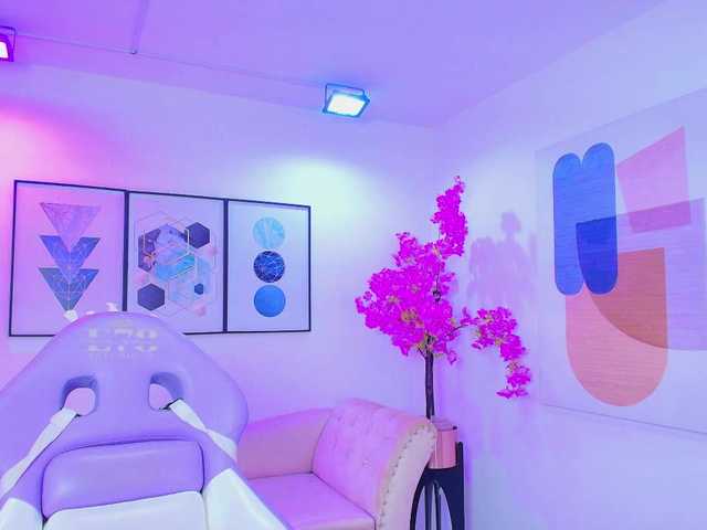 Lila-monroe live webcam show