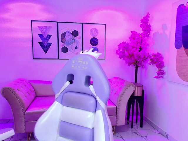 Lila-monroe live webcam show