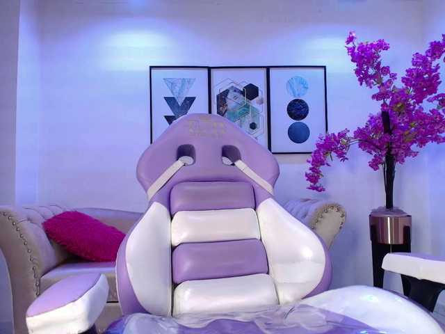 Lila-monroe live cam on BongaCams