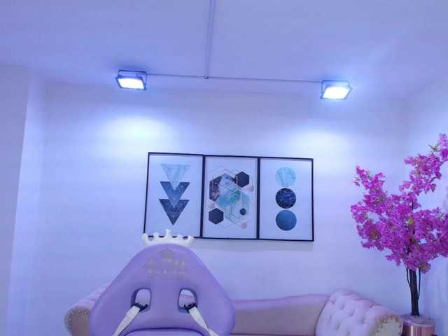 Lila-monroe live cam on BongaCams