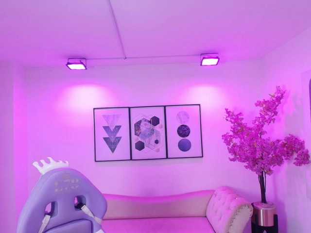 Lila-monroe live cam on BongaCams