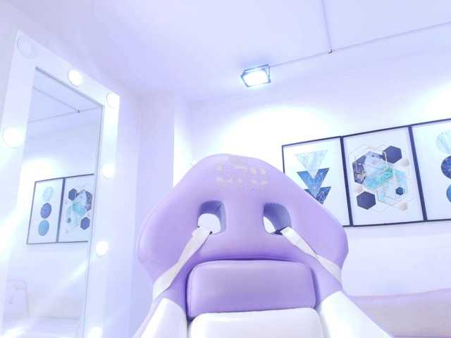 Lila-monroe live cam on BongaCams