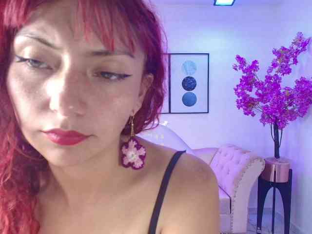 lila-monroe's live room
