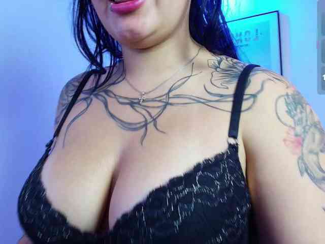 Scarlett-noir webcam