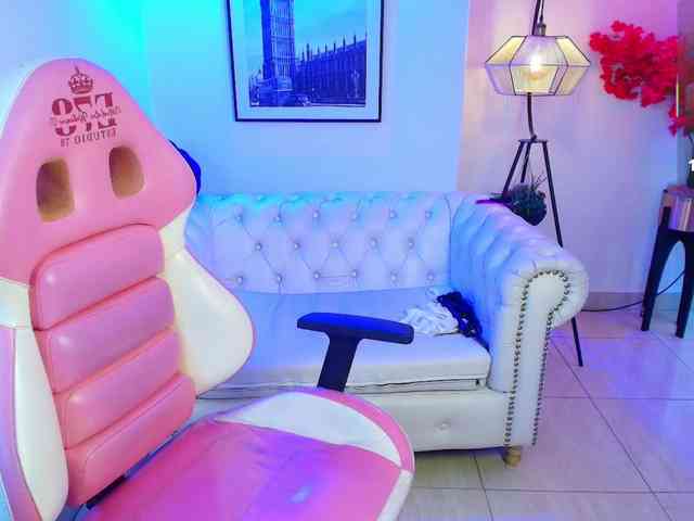 Scarlett-noir webcam