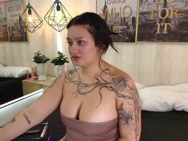 Scarlett-noir webcam