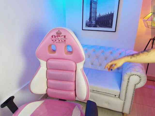 Scarlett-noir webcam