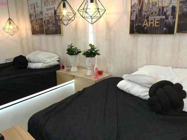 Scarlett-noir webcam