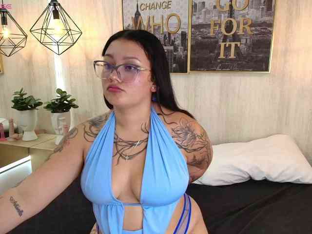 Scarlett-noir webcam