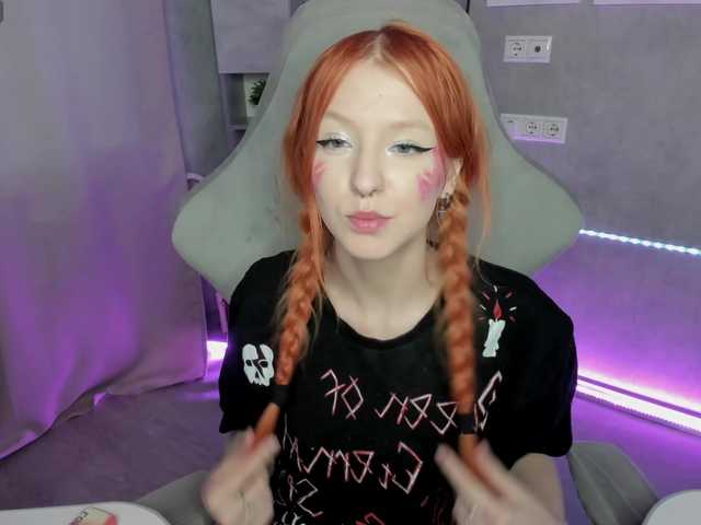 Emma-Dusk Live Cam on BongaCams