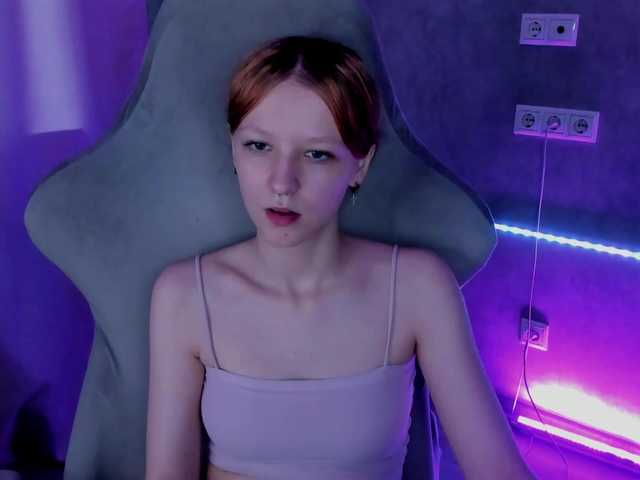 Emma-Dusk live cam on BongaCams