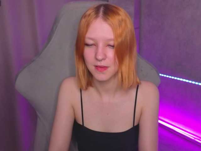 Emma-Dusk live cam on BongaCams
