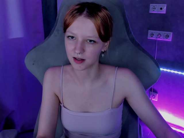 Emma-Dusk live cam on BongaCams