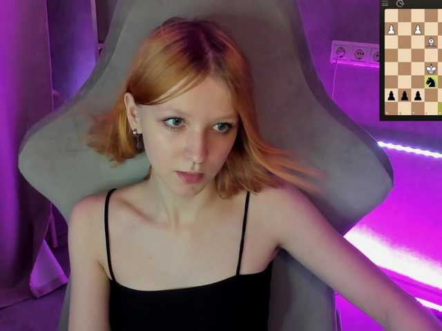 Emma-Dusk live cam on BongaCams