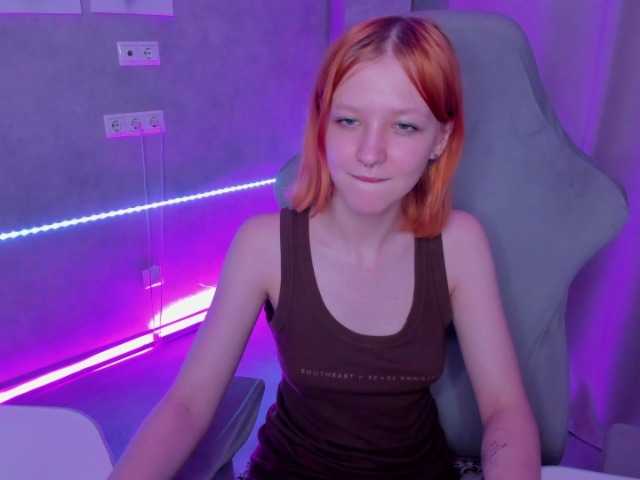 Emma-Dusk live cam on BongaCams