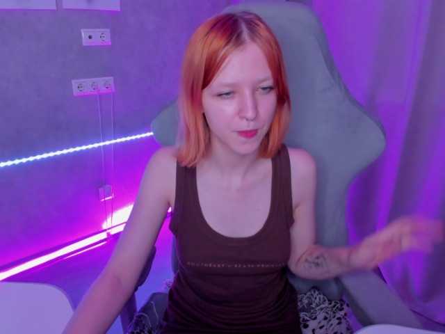 Emma-Dusk live cam on BongaCams