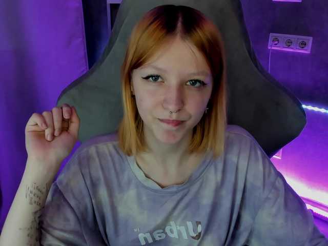 Emma-Dusk live cam on BongaCams