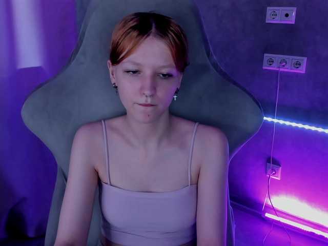 Emma-Dusk live cam on BongaCams