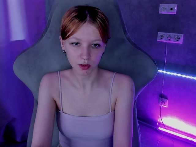 Emma-Dusk live cam on BongaCams